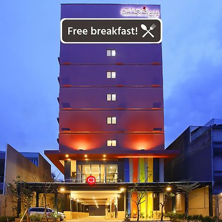 Amaris Hotel Pasar Baru Джакарта Екстериор снимка