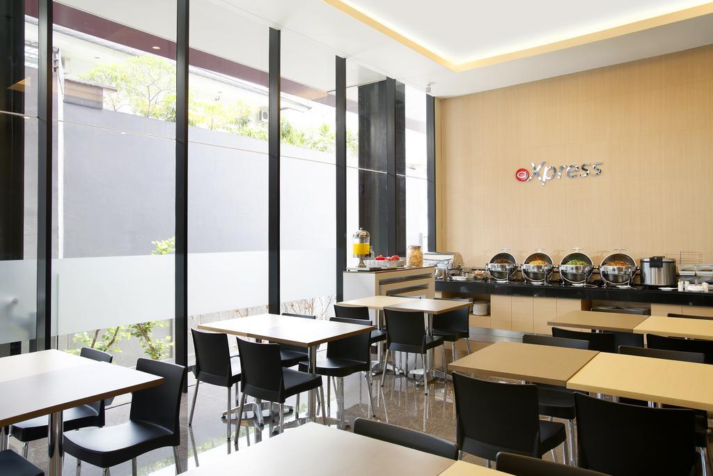 Amaris Hotel Pasar Baru Джакарта Екстериор снимка