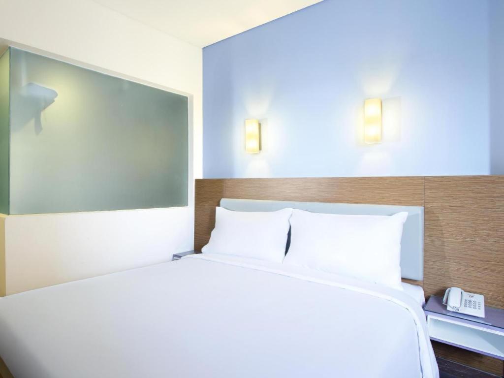 Amaris Hotel Pasar Baru Джакарта Екстериор снимка
